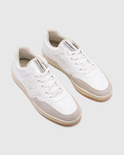 Load image into Gallery viewer, White Flamingo's life sneaker