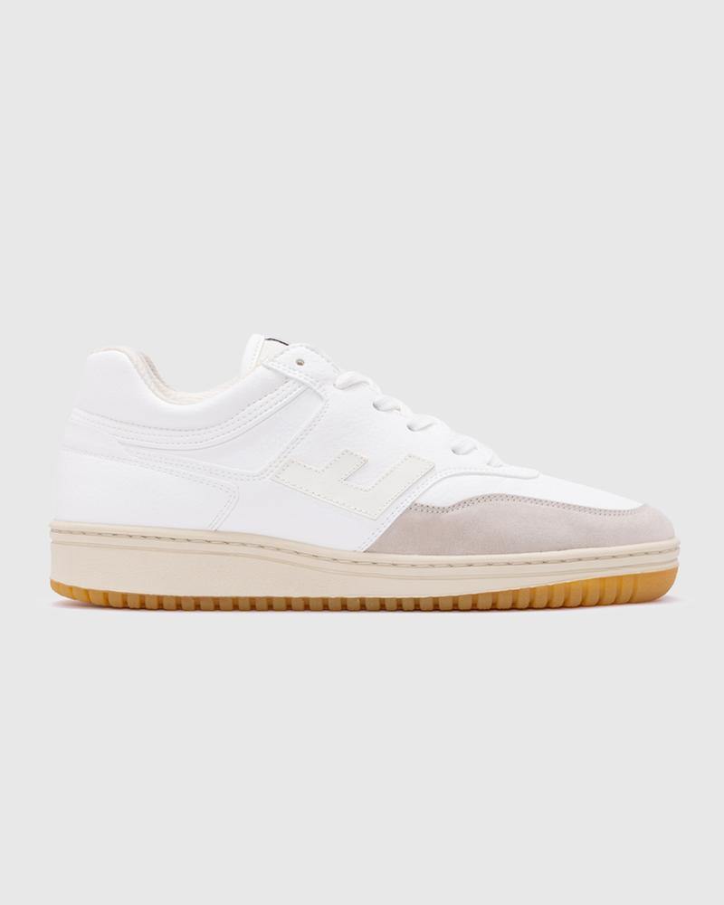 White Flamingo's life sneaker