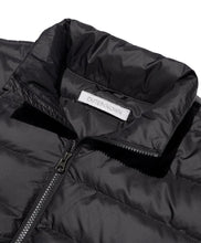 Load image into Gallery viewer, Outerknown puffer jacket black - Van der Veer
